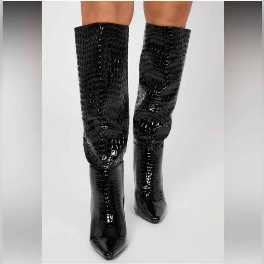 Fashion Nova starships black snake skin boots